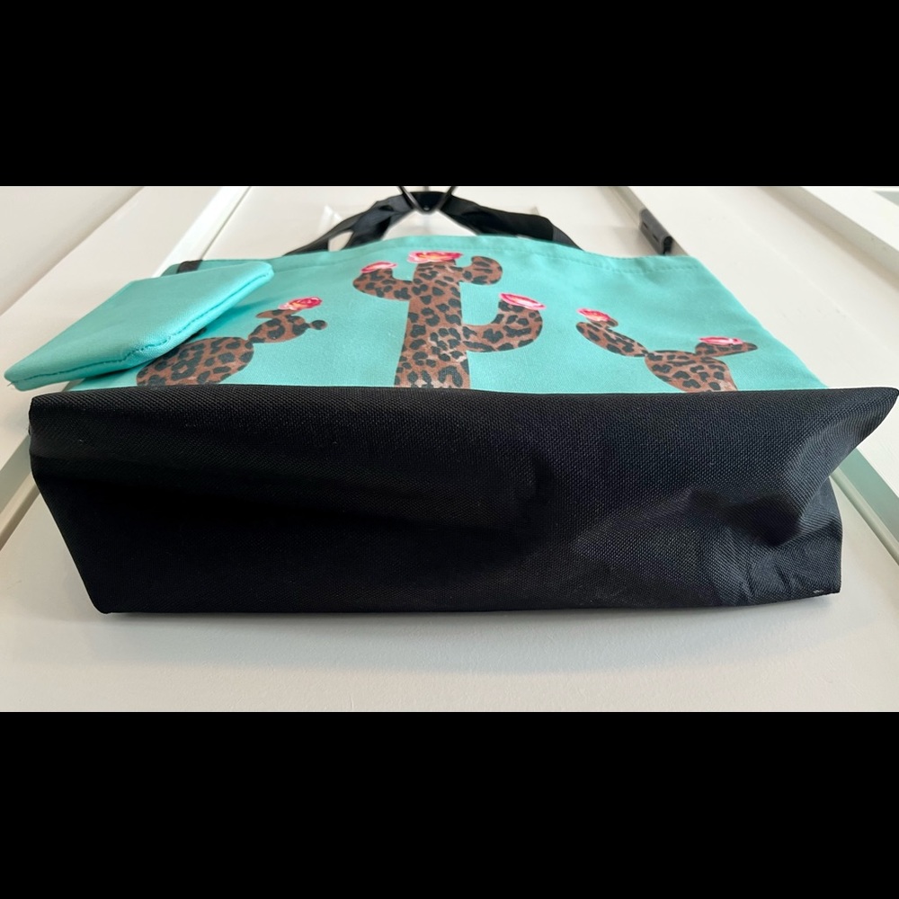 Turquoise & Black Cactus Purse Tote w/ attachable coin purse. - Picture 5 of 8